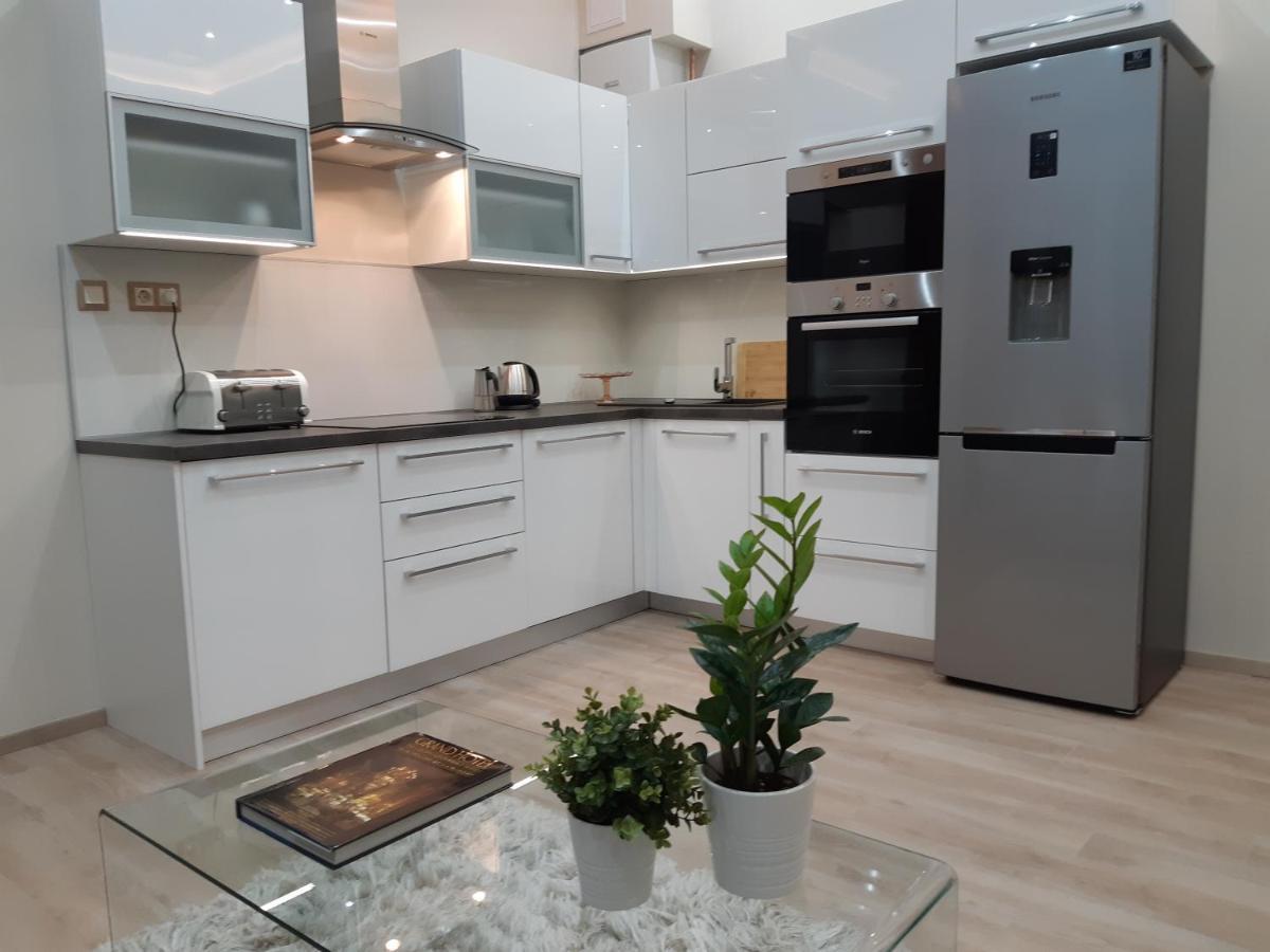 Modern, Quiet & Cozy Apartment In The Middle Of Downtown Near Danube At Fashion Street Budapest Kültér fotó